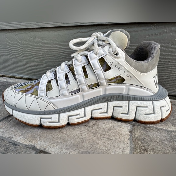 New Versace Trigreca Sneakers Size 38 Made in Italy Barocco Print - Picture 7 of 11